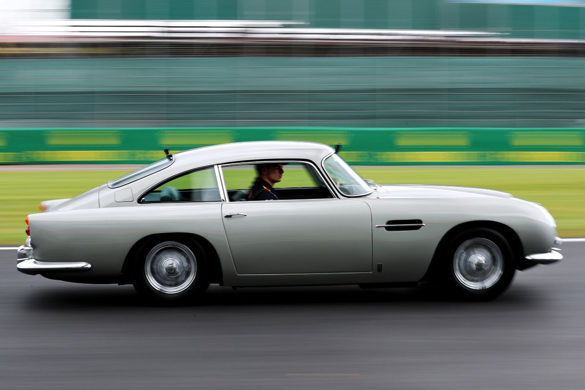 Ion Țiriac vânează bolidul lui James Bond: „Prețurile sunt exorbitante”