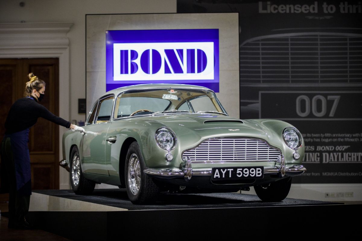 Ion Țiriac vânează bolidul lui James Bond: „Prețurile sunt exorbitante”