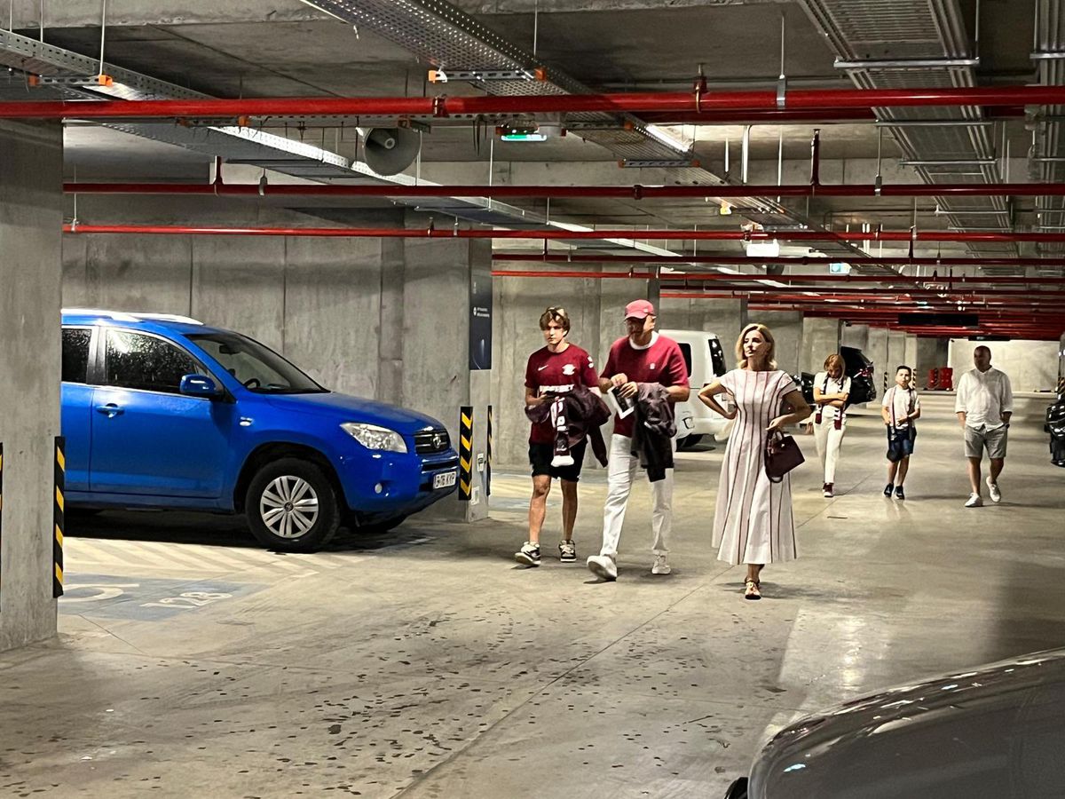 Mutu a lăsat în spate petrecerea: „Mă bucur că am prins aici centenarul, dar mâine plecăm!”