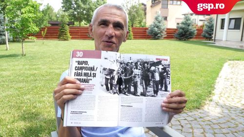 Adrian Iencsi, 48 de ani, fotbalist emblematic pentru Rapid, a răsfoit revista specială lansată de Gazeta Sporturilor cu ocazia centenarului alb-vișiniu.