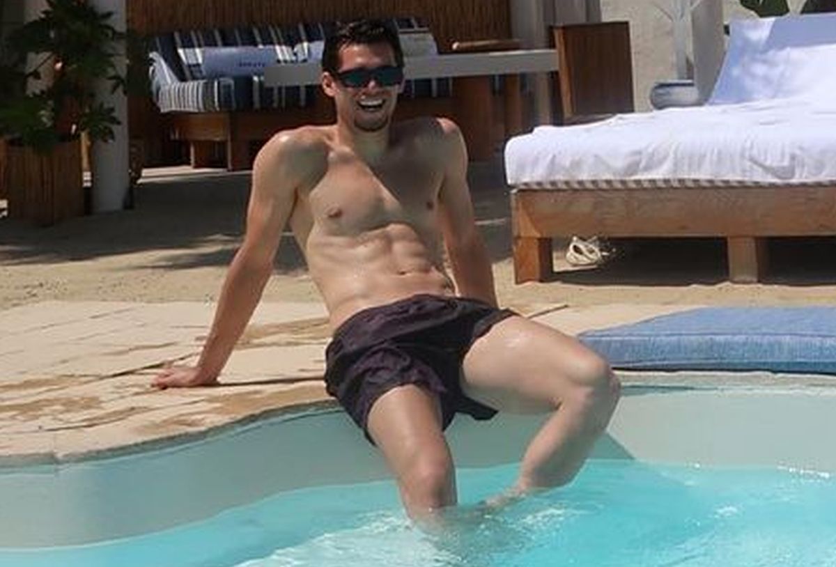 După întâlnirea Alibec - De Bruyne, vedetele naționalei s-au pozat cu un alt star din fotbalul mondial: au petrecut împreună la Cannes