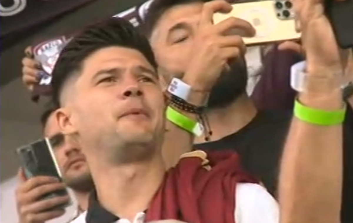 Moment emoționant în Giulești » Căpitanul Săpunaru, în lacrimi la ora 19:23 + gestul jucătorilor actuali ai Rapidului față de legende