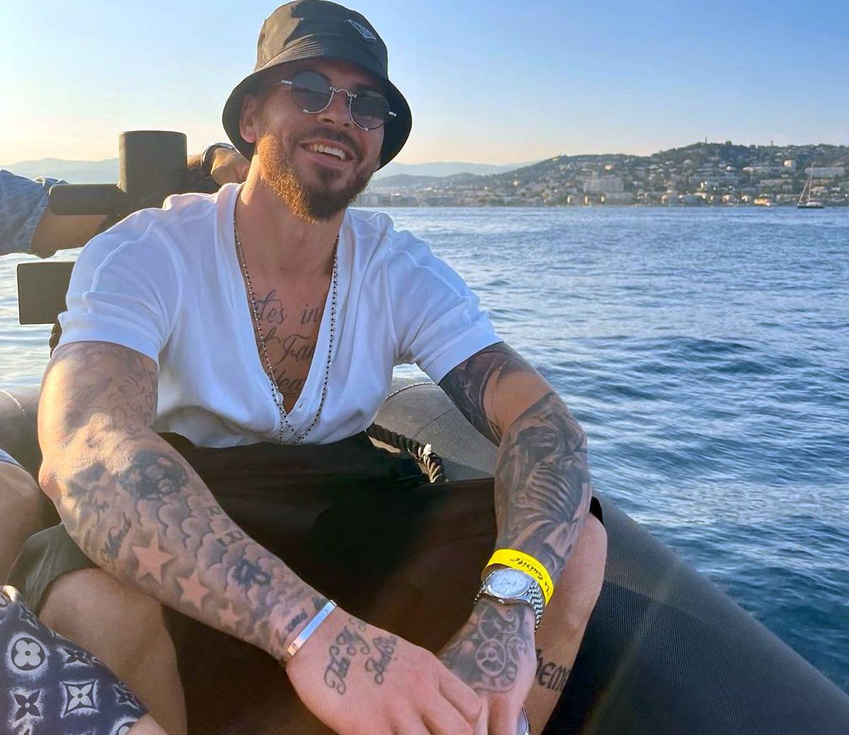 Denis Alibec s-a întâlnit în vacanța de pe Coasta de Azur cu starul lui Manchester City, iar fostul coleg l-a tachinat: „Ești 5 clase peste Grealish!”