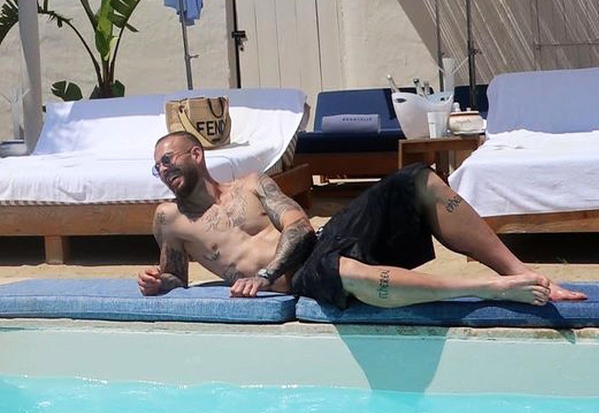 Denis Alibec s-a întâlnit în vacanța de pe Coasta de Azur cu starul lui Manchester City, iar fostul coleg l-a tachinat: „Ești 5 clase peste Grealish!”