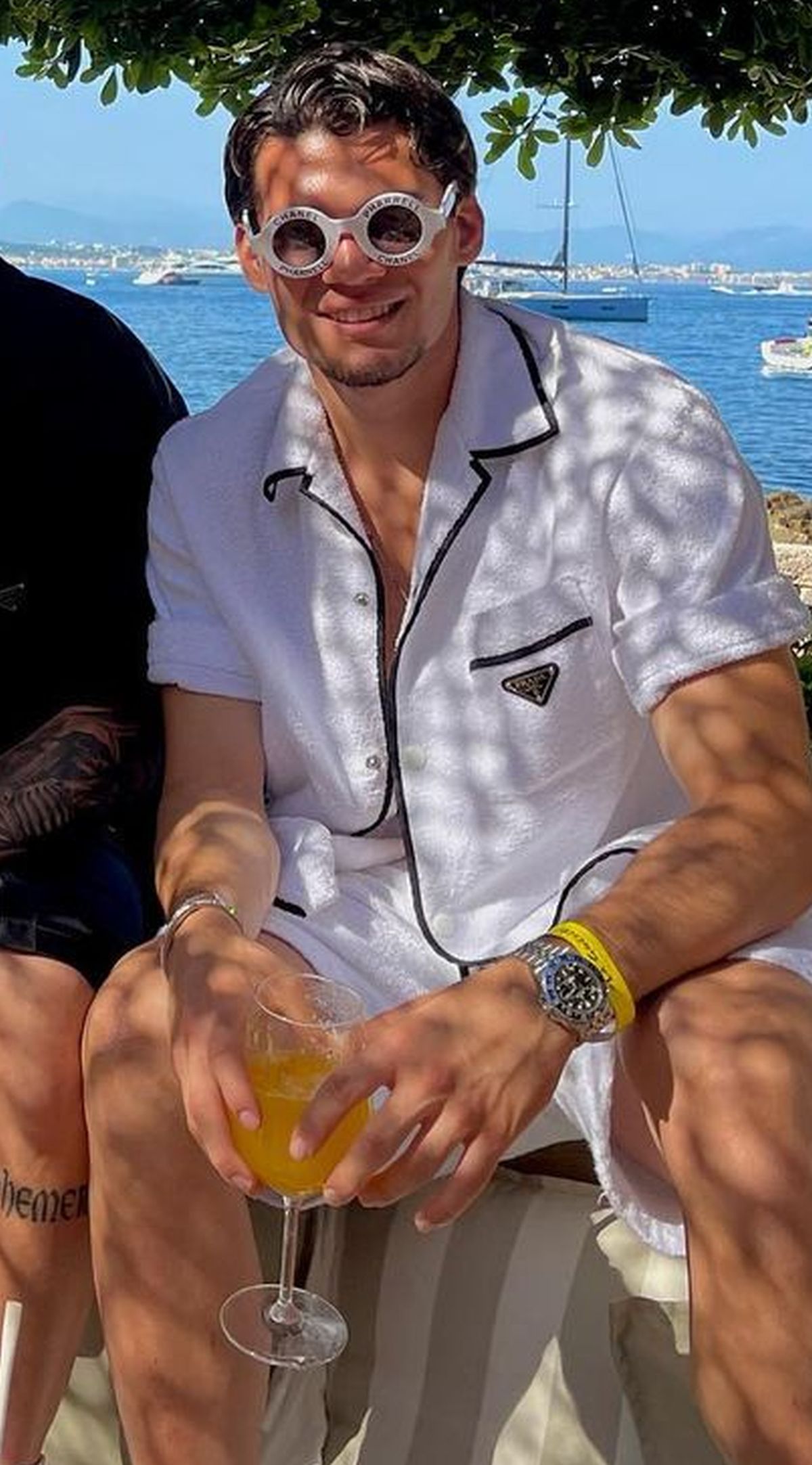 După întâlnirea Alibec - De Bruyne, vedetele naționalei s-au pozat cu un alt star din fotbalul mondial: au petrecut împreună la Cannes