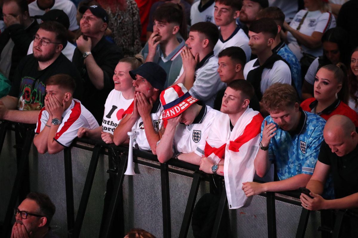 „Efectul Anglia” » Imagini din timpul meciului cu Slovenia: suporterii „Three Lions” n-au mai rezistat și au ajuns virali