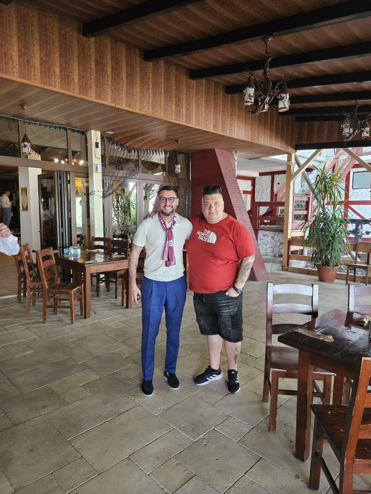 Imagini de la aniversarea de 101 de ani a Rapidului » Momente tari surprinse de GSP: show la microfon, dedicații de la „Bocciu” și Miță Iosif + Rapidiștii au sărit în piscină