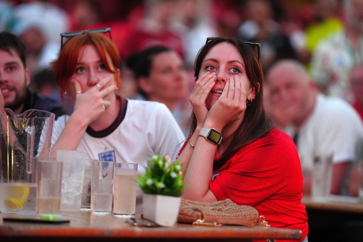 „Efectul Anglia” » Imagini din timpul meciului cu Slovenia: suporterii „Three Lions” n-au mai rezistat și au ajuns virali