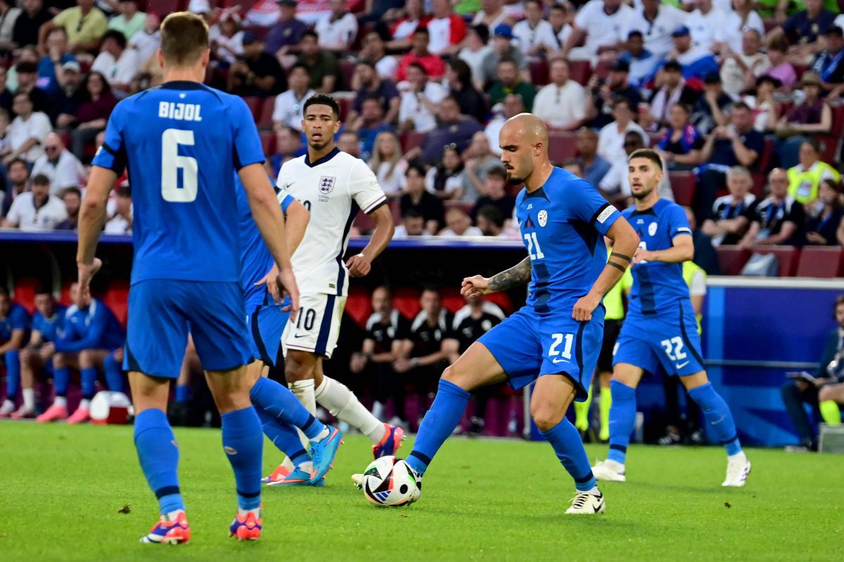 Anglia - Slovenia 0-0 » Slovenii i-au ținut piept Angliei și s-au bucurat pe gazon, chiar dacă au ratat calificarea de pe primele două locuri la ultimul criteriu de departajare: merg în „optimi” de pe locul 3