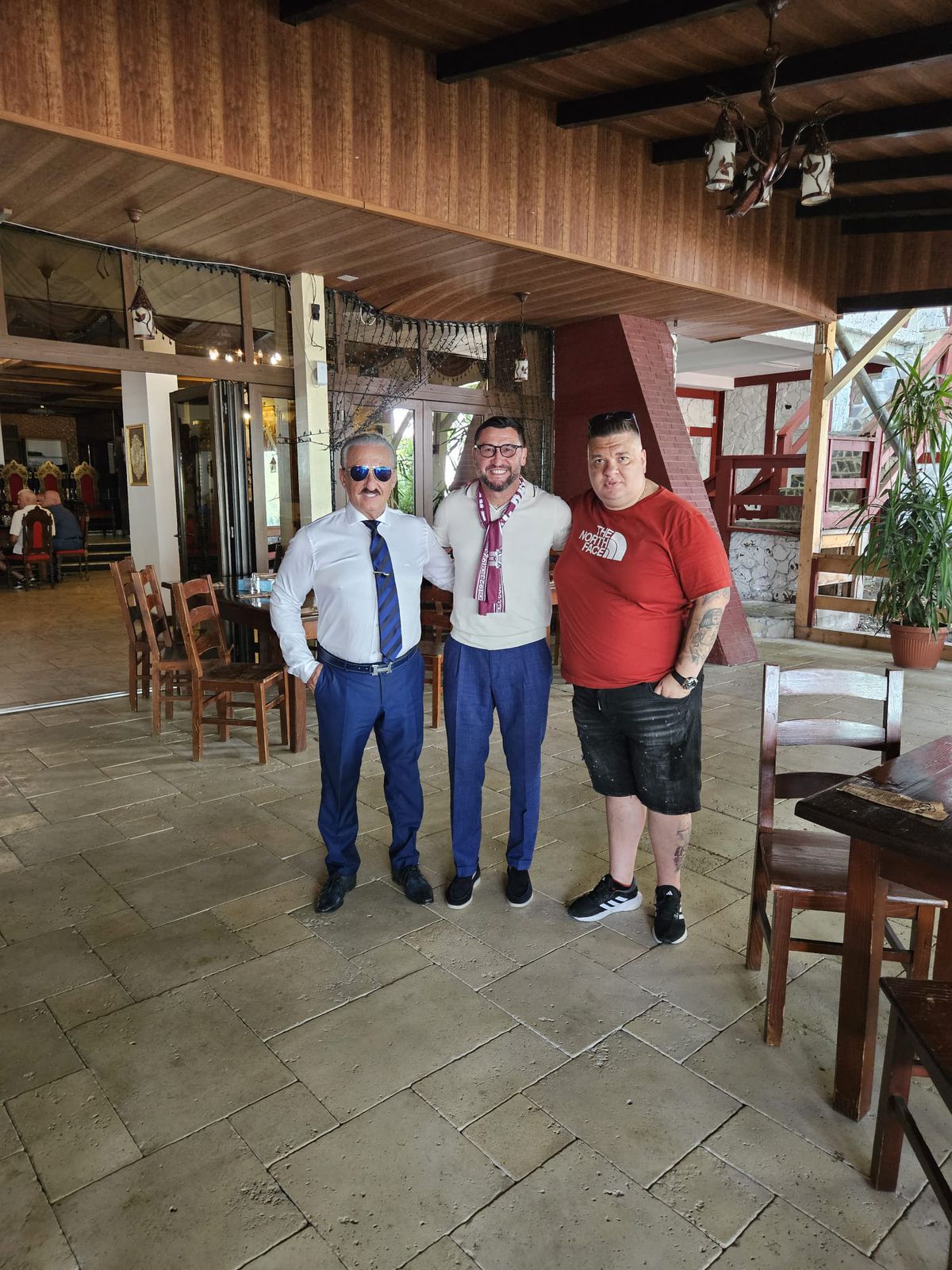 Imagini de la aniversarea de 101 de ani a Rapidului » Momente tari surprinse de GSP: show la microfon, dedicații de la „Bocciu” și Miță Iosif + Rapidiștii au sărit în piscină