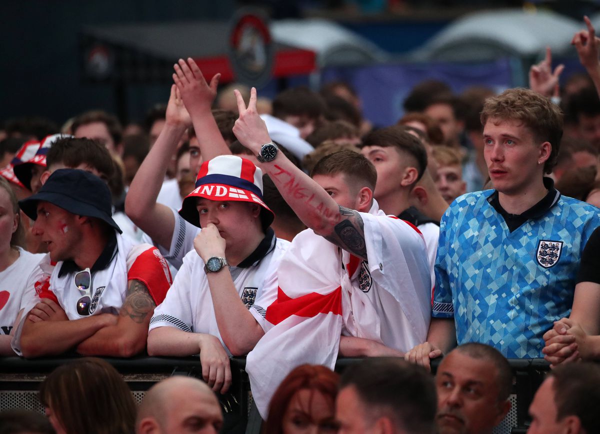 „Efectul Anglia” » Imagini din timpul meciului cu Slovenia: suporterii „Three Lions” n-au mai rezistat și au ajuns virali