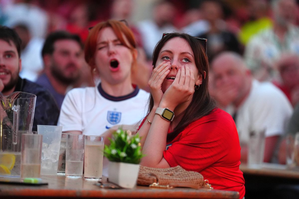 „Efectul Anglia” » Imagini din timpul meciului cu Slovenia: suporterii „Three Lions” n-au mai rezistat și au ajuns virali