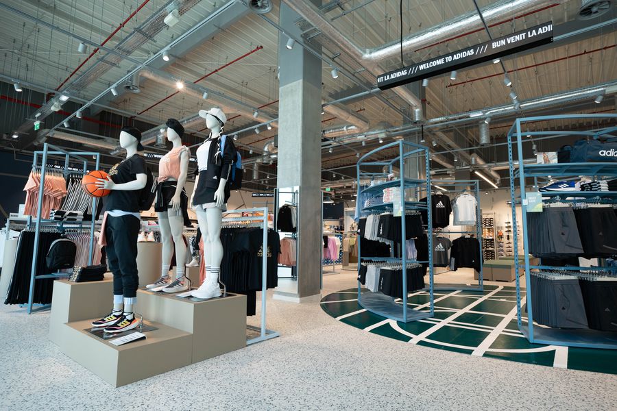 adidas vă invită să vizitați primul magazin outlet din sud estul Europei, ce integrează conceptul de design Pulse