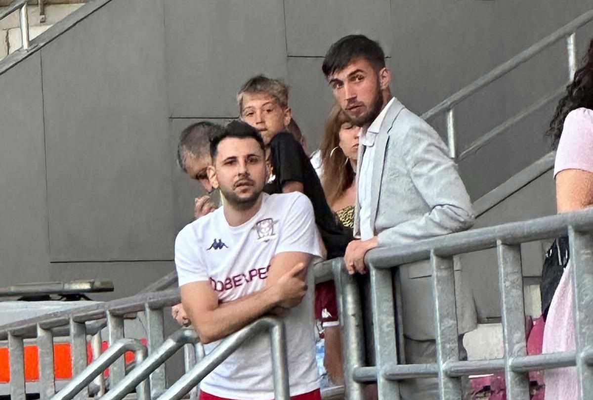 Surpriza serii în Giulești » Dinamovistul prezent incognito la petrecerea de 101 ani a Rapidului