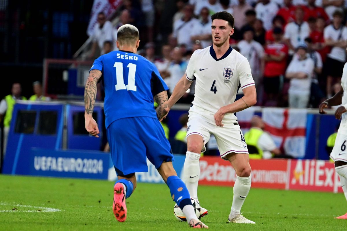 Anglia - Slovenia 0-0 » Slovenii i-au ținut piept Angliei și s-au bucurat pe gazon, chiar dacă au ratat calificarea de pe primele două locuri la ultimul criteriu de departajare: merg în „optimi” de pe locul 3