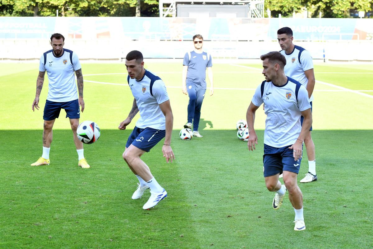 7 detalii de la ultimul antrenament „tricolor” înaintea decisivului cu Slovacia: ședință pe arena fetelor + tatuajul etalat de Coman, inspirat de Sorescu și Depay