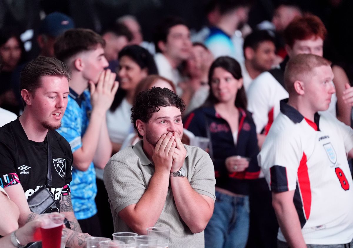 „Efectul Anglia” » Imagini din timpul meciului cu Slovenia: suporterii „Three Lions” n-au mai rezistat și au ajuns virali