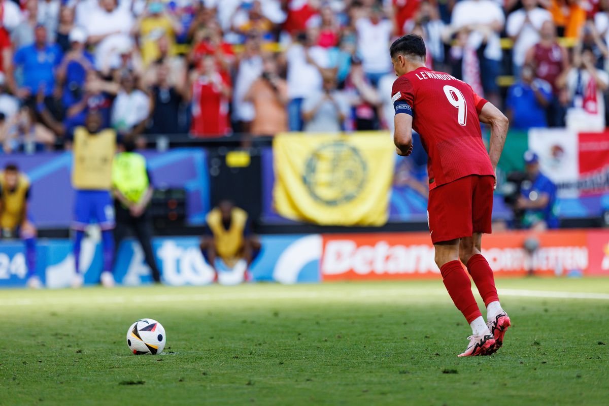 Penalty-ul lui Robert Lewandowski în meciul cu Franța