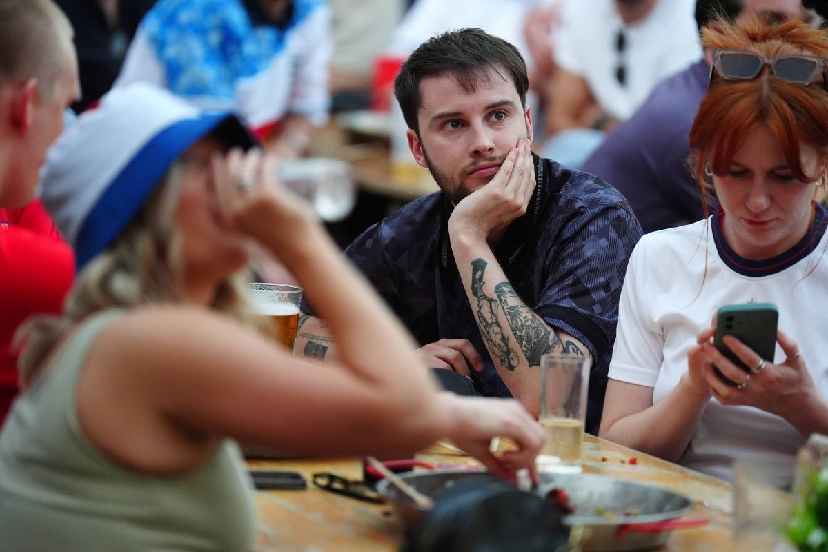 „Efectul Anglia” » Imagini din timpul meciului cu Slovenia: suporterii „Three Lions” n-au mai rezistat și au ajuns virali