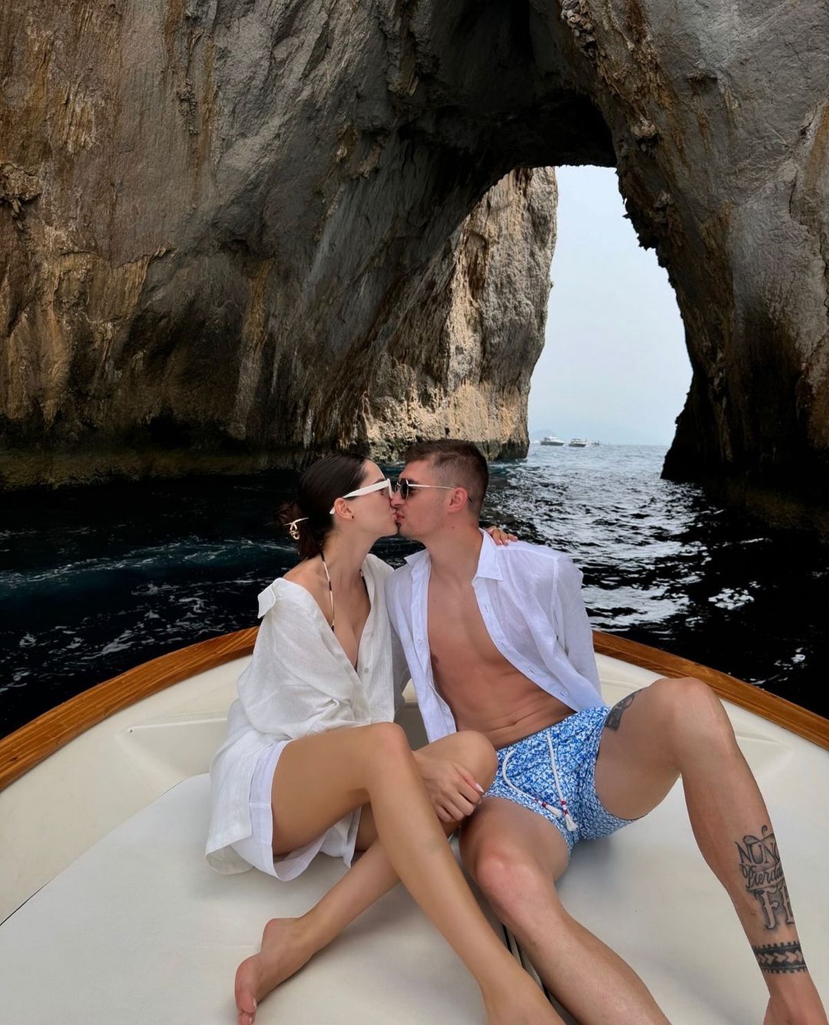 Soția lui Florin Tănase face furori pe plajele din Maldive » Cât costă o noapte la resortul de lux