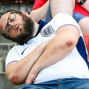 Pe stadion sau la terase, suporterii Angliei au privit cu greu prestația naționalei lui Southgate în fața Sloveniei / Sursă foto: Imago Images