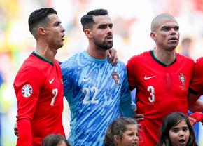 De ce stă nefiresc Cristiano Ronaldo la intonarea imnului Portugaliei? Motivul este simplu