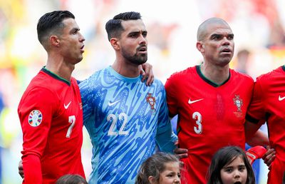 De ce stă nefiresc Cristiano Ronaldo la intonarea imnului Portugaliei? Motivul este simplu