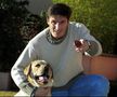 Javier Zanetti, pozând cu câinele său, la începuturile sale la Inter