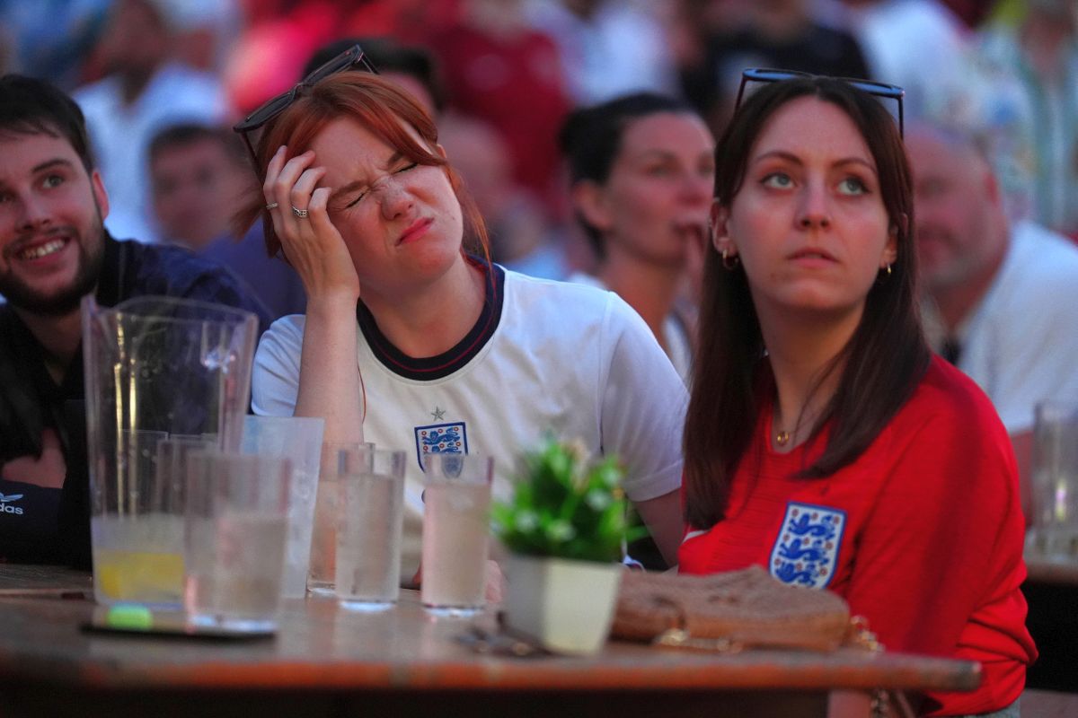 „Efectul Anglia” » Imagini din timpul meciului cu Slovenia: suporterii „Three Lions” n-au mai rezistat și au ajuns virali