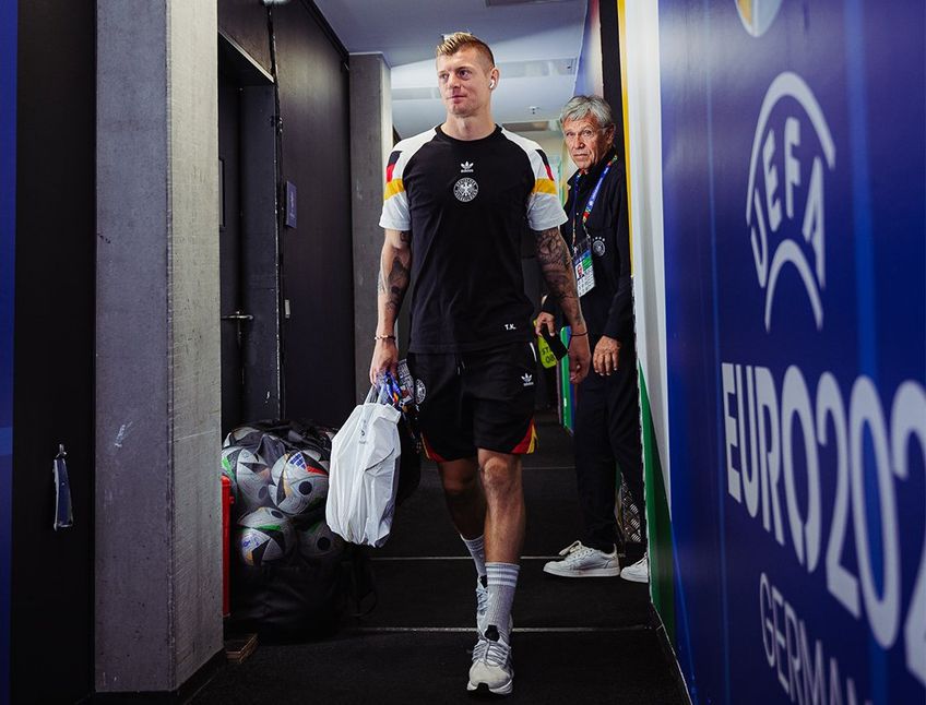 Toni Kroos, omul cu punga de trofee, la stadionul din Frankfurt / Foto: Instragram karenespigo