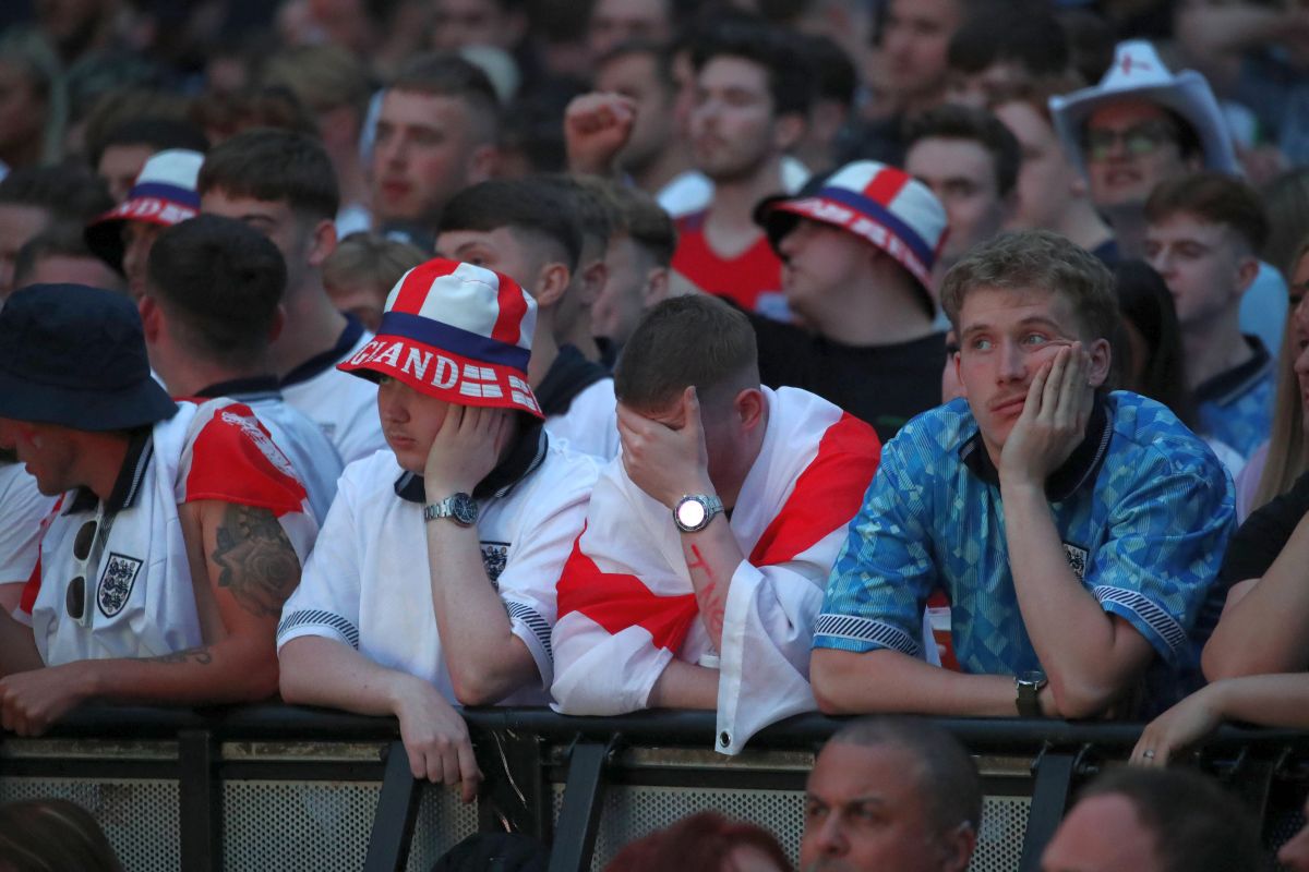 „Efectul Anglia” » Imagini din timpul meciului cu Slovenia: suporterii „Three Lions” n-au mai rezistat și au ajuns virali