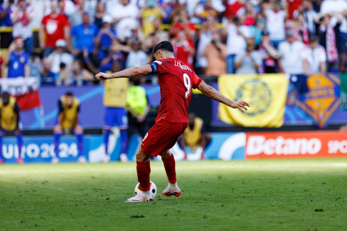 Penalty-ul lui Robert Lewandowski în meciul cu Franța