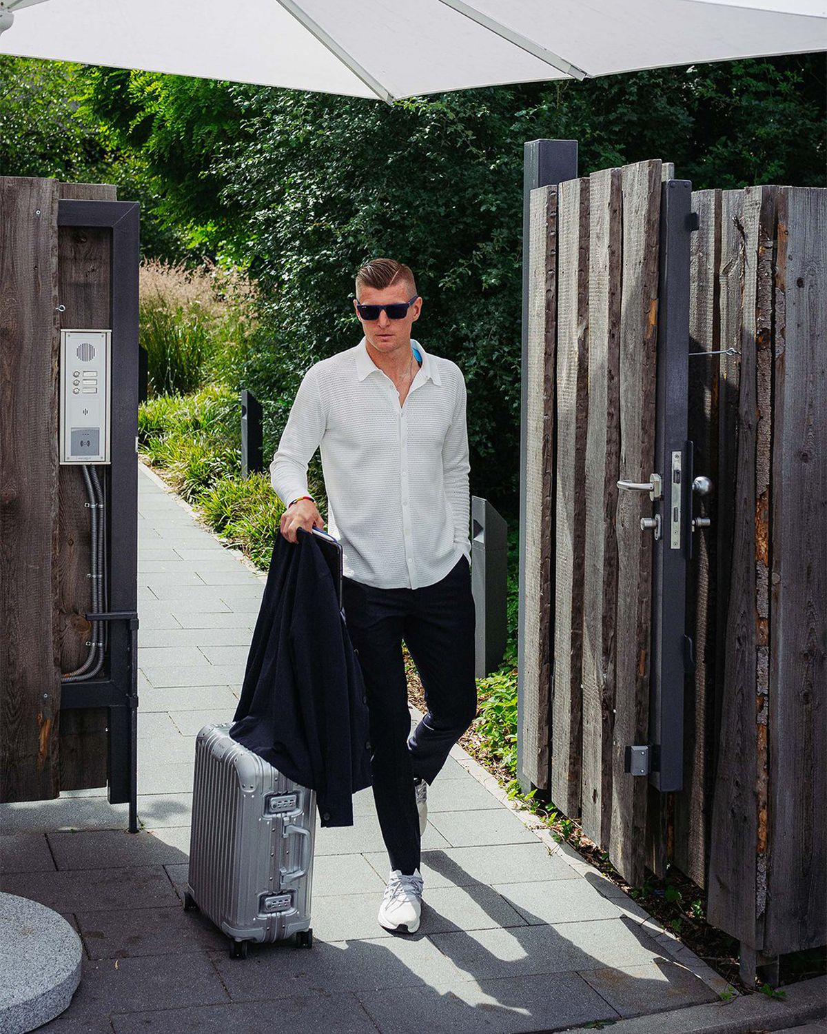 Toni Kroos, cu punga de plastic la stadion