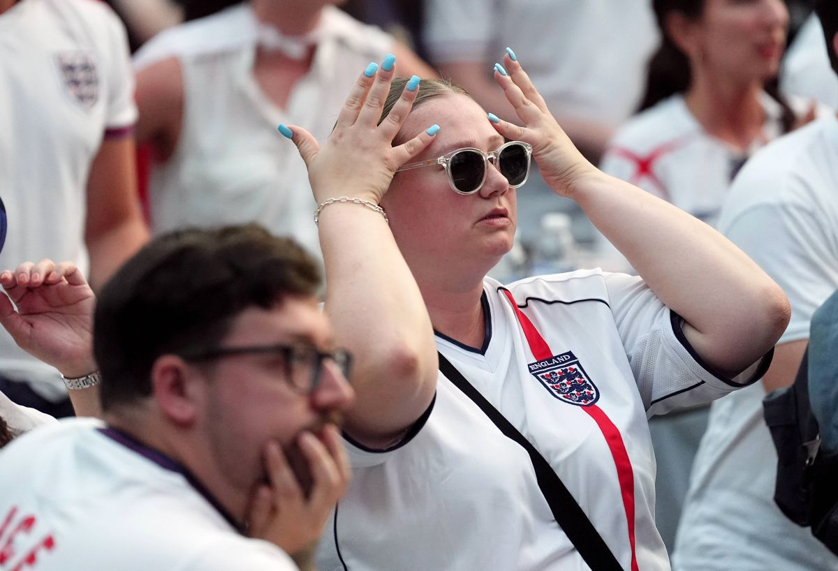 „Efectul Anglia” » Imagini din timpul meciului cu Slovenia: suporterii „Three Lions” n-au mai rezistat și au ajuns virali