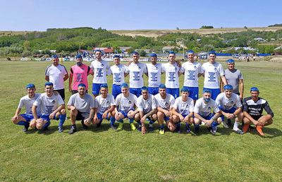 Inspirați de Rațiu! Toți jucătorii și-au vopsit părul albastru după ce au promovat