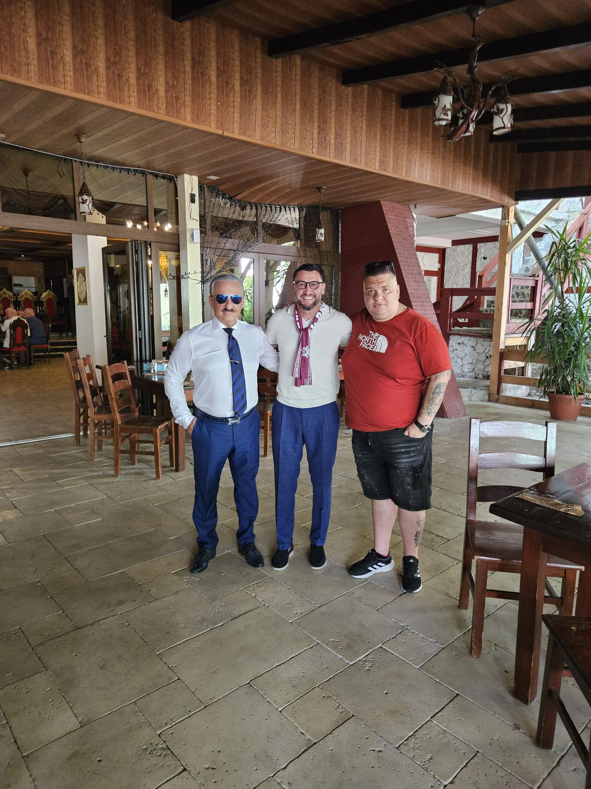 Imagini de la aniversarea de 101 de ani a Rapidului » Momente tari surprinse de GSP: show la microfon, dedicații de la „Bocciu” și Miță Iosif + Rapidiștii au sărit în piscină