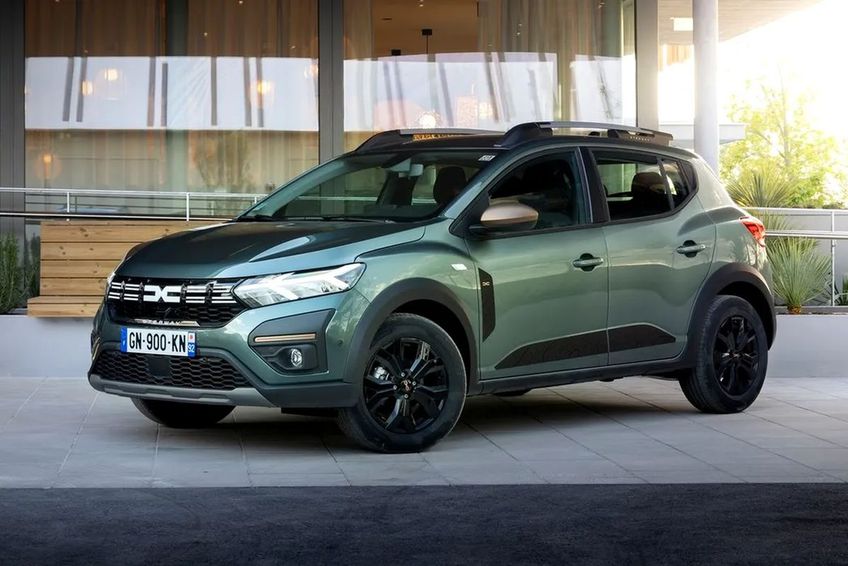 GALERIE FOTO Premieră la Dacia! Schimbarea majoră pentru cel mai vândut model românesc: cum va arăta mașina