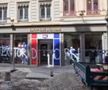 Mesajele afișate peste tot în oraș de fanii lui Lyon contra proprietarului clubului, John Textor / Foto: X