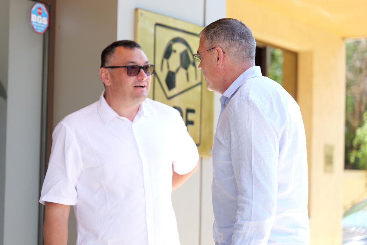 Oficialii echipelor din Superliga au început să ajungă la sediul LPF înainte de tragerea la sorți