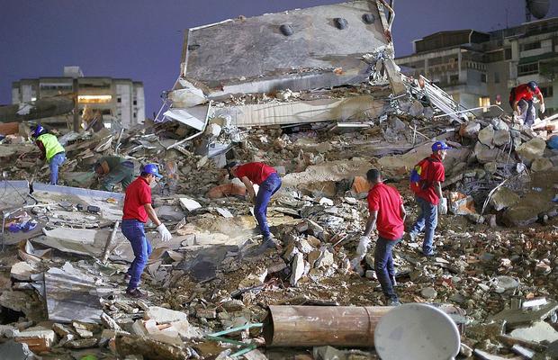 Două cutremure masive au devastat Venezuela » Imagini înfiorătoare de pe stadioane: meciuri oprite de urgență