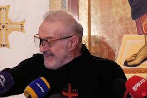 Moment halucinant la conferința lui Gigi Becali! A pălmuit „în glumă” un jurnalist: „Șterge facebookul!”