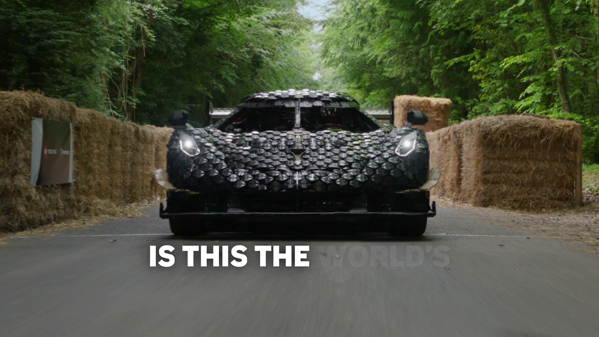 Nebunie pe circuit! Ce viteză a prins supercarul construit din 327.000 de piese lego