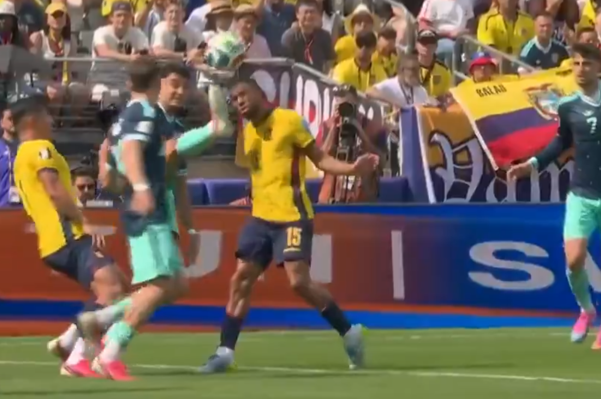 Cum a fost posibil?! Decizie scandaloasă a arbitrei Tori Penso la Ecuador - Germania! Specialistul în arbitraj a dat un verdict fără echivoc