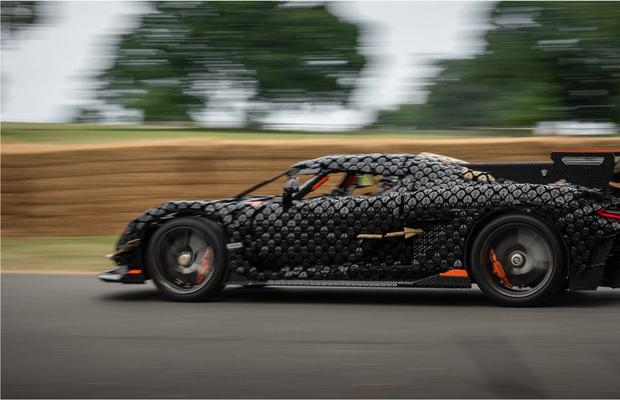 Nebunie pe circuit! Ce viteză a prins supercarul construit din 327.000 de piese lego