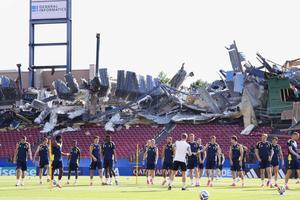 Șocant! Antrenament lângă ruine: „Tribuna s-a prăbușit pe partea greșită”