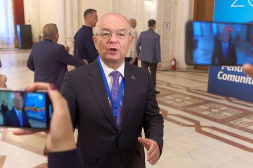 Emil Boc a cerut Federației Internaționale să aplice măsurile care erau în vigoare atunci când Clujul și-a asumat organizarea competiției