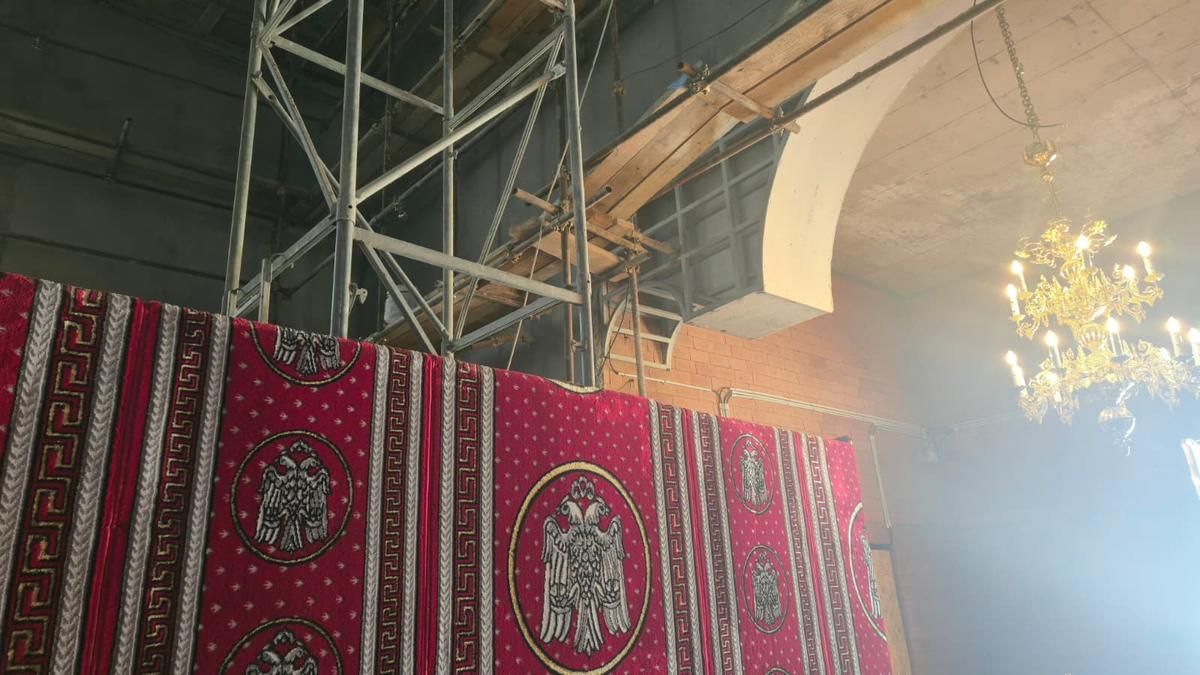 Imagini din interiorul Bisericii construite de Gigi Becali în Pipera
