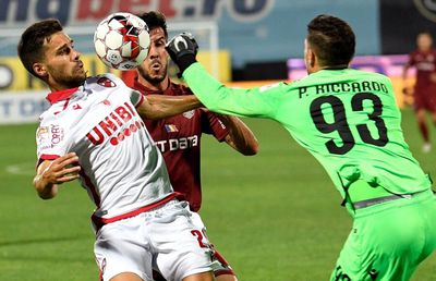 Atac dur la adresa fotbaliștilor după cazurile de coronavirus: „Vai de capul lor! De asta suntem unde suntem”