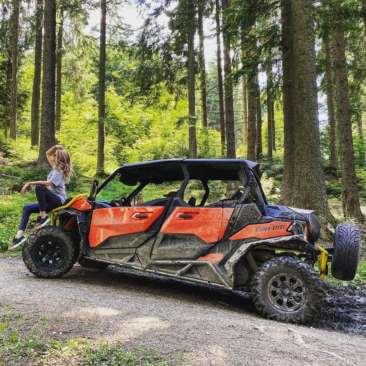 FOTO Iuliana, Crăiasa Zăpezii! Prezentatoarea de la Antena 1, apariții spectaculoase pe pârtie