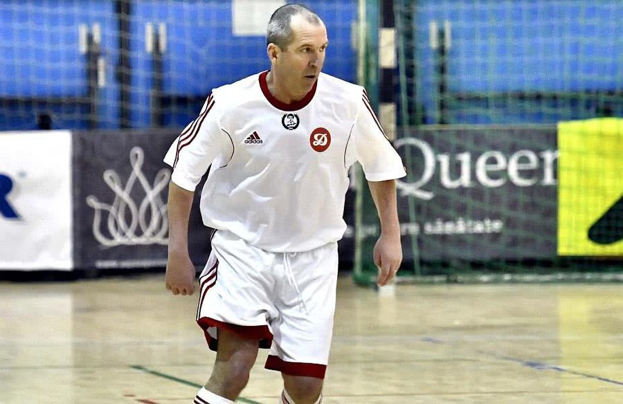 Iftodi, într-un meci de „Old Boys” EXCLUSIV Situație șocantă pentru un multiplu campion în Liga 1: a rămas fără pensie! Păcălit de Steaua și Rapid: „O înșelătorie și o bătaie de joc! FRF și LPF sunt implicate”